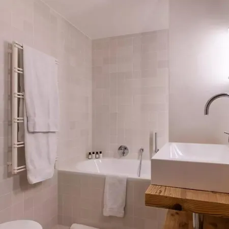 Alpine Getaway 100m From Ski Slopes Lejlighed *